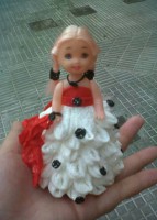 Muñeca Detalles, ROJA